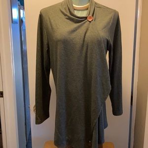 Women’s tunic pairs perfect with anything